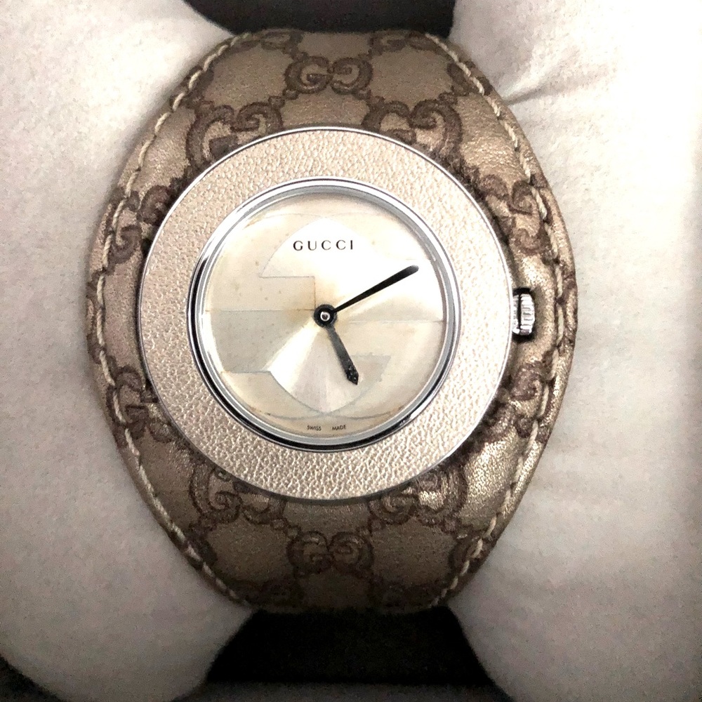 Authentic New Gucci “U-Play" Stainless Steel Watch & Leather Band Model YA129425